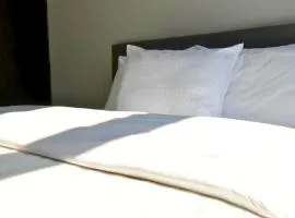 Modern Entire Home in Mississauga near Toronto Canada YYZ
