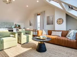 Skyline View Condo Best downtown spot Park FREE