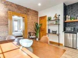 Studio 500 Downtown Gem Free Parking and Pets OK