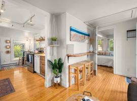 Babes Bungalow by Leavetown Vacations, бунгало в Орлиънс