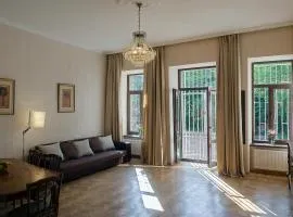 TiflisLux Apartment - Chaikovski