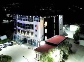 Grand Hotel Gjyshi, hotel in Qerek