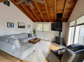 Tahoe Peaks & Shores Getaway, hotel in Kings Beach