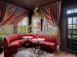 Historic Louisville Estate Luxe & Spacious Stay