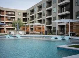 Casita Cactus - King Suite near Domain - with Pool