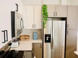 Casita Cactus - near Domain & Q2 - WiFi plus Gym