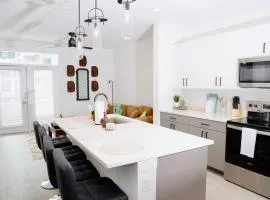 Casita Cactus - Your Sunny Stay near Domain & Q2