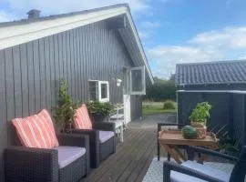 Cosy Summer House At Kobæk Strand