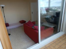 Cozy 1 bedroom, 10 min walk to train station, Hotel in Saint-Pierre-des-Corps