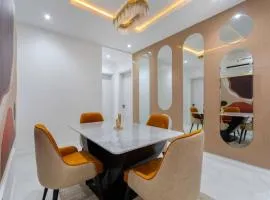 4BR Apt-Swimming-Pool-Gym-WiFi
