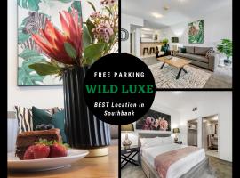 Wild Luxe Beach Front Escape- 1 min walk Southbank, hotel v destinaci Brisbane