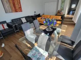 3 Bedroom House Near Airport and Downtown