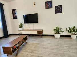 Lakefront Luxury Retreat Munyonyo
