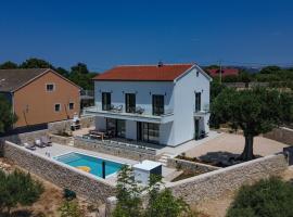 Villa Allure Lun, hotel di Lun