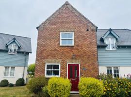 Sunrise Cottage with on-site swimming and sauna、ファイリーのホテル