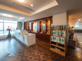 The Loft Hostel by Evernent, hotel em Miri