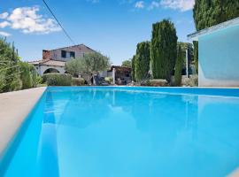 Charming Villa Nika with the pool, hotel a Supetar (San Pietro di Brazza)