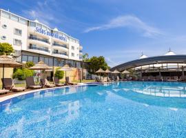 Sisus Marina Hotel, ξενοδοχείο στο Τσεσμέ