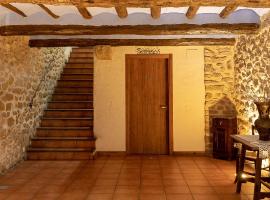 Fonda Angeleta, hotel v destinaci Valderrobres