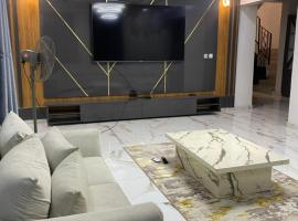 2 bedroom duplex apartment, φθηνό ξενοδοχείο στο Ιμπαντάν