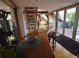 Artistic Romantic Central Loft I Self Checkin