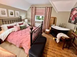6 Luxury home, near family park and Coffee Shop!