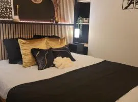 L'escale dorée au centre de Lunel