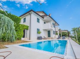 Villa Cerović Luxury Privacy Pet Friendly, Hotel in Kostrena