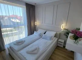 Golden Coast Apartment