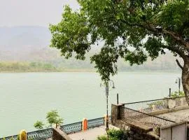 Ganga Riverfront Rishikesh
