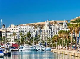 Luxury Escape by the Beach and City Center