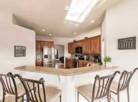Luxurious 4 Bedroom Canal-Front Home, Pet Friendly