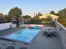 Maison à Oléron avec piscine chauffée et privée, hotel em Dolus