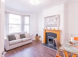 Pass the Keys Comfortable Flat with Patio Sleeps 4