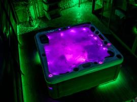 Le Logis du Marquis Jacuzzi Billard, h&ocirc;tel spa &agrave; Dormans