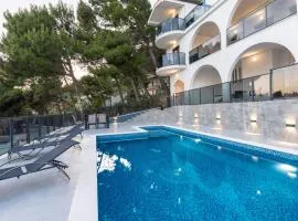 Ivana Black & White Apartments - Marusici