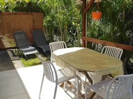 Chez KEKE, ξενοδοχείο σε Sainte-Anne