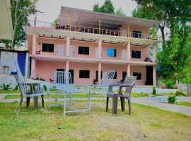 River Gaze Hotel & Restaurant, hotel v destinaci Mānsehra