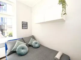 MMRent Snowy Room