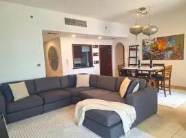 Tratoli JBR Holiday Homes with Sea View