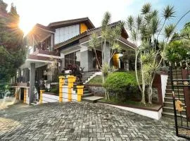 Dapur Caringin Tilu Villa