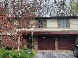 Comfy & Convenient Suite Sleeps 1 to 5 Near Boston