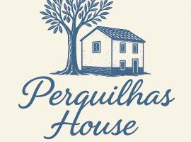 Perquilhas House, hotel with hot tubs in Freixial do Campo