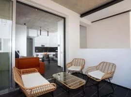 Bridge House 202-2BR Modern Apartment