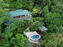 Privacy-waterfall-pool-sleeps 8-near Beach