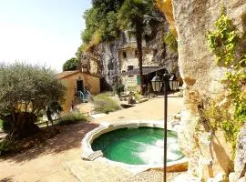 Chez Les Grottes