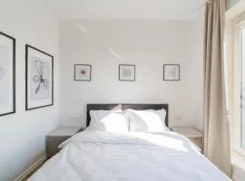 Downtown Apartment w Parkview&Balcony Vol 1
