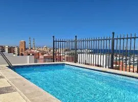CENTRIC FEMALE-ONLY SOFA BED & FREE ROOFTOP POOl