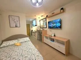 ZY New Studio Unit Dumaguete Wifi and Netflix