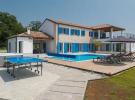 Villa Blue Moon, hotel din Rapavel